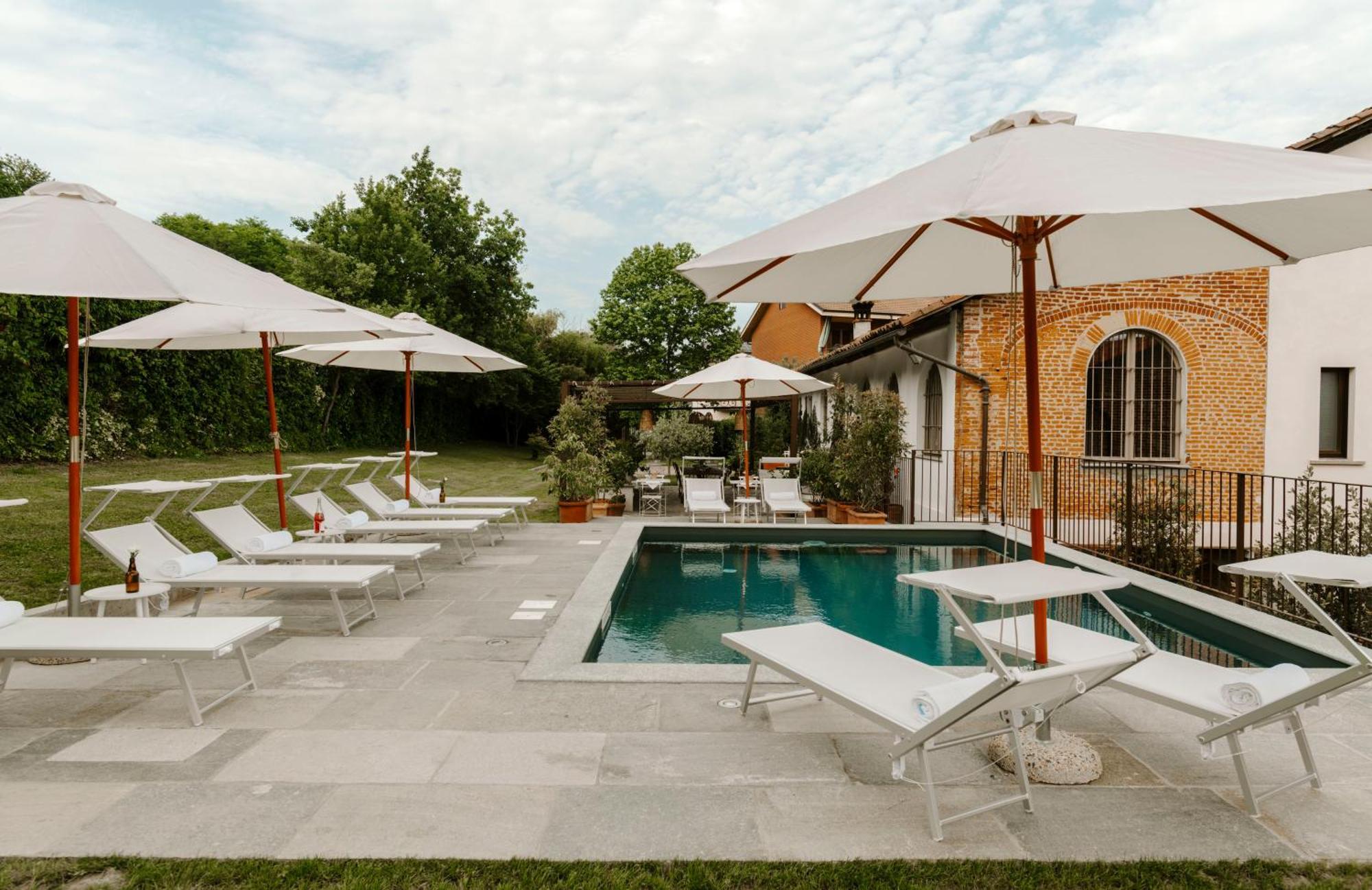 Braja Villa Sommariva del Bosco Luaran gambar